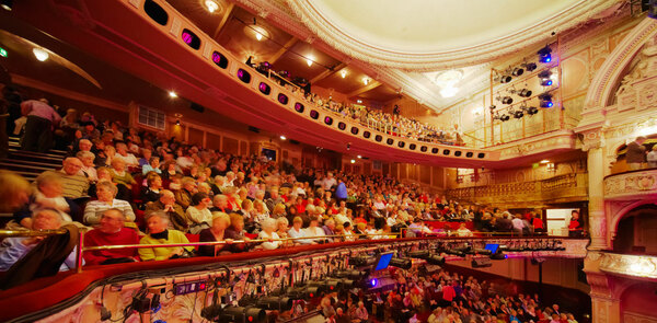 Audiences pay average of £71 per person on theatre trip - survey