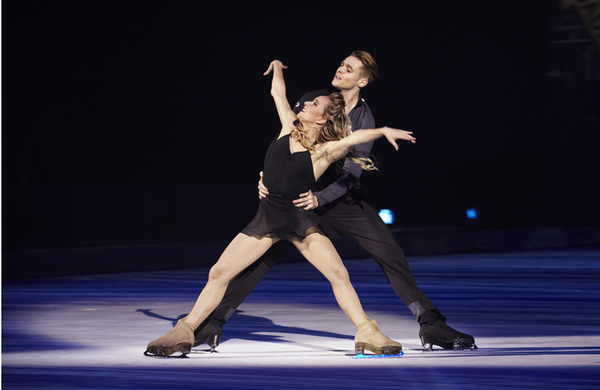 Holiday on Ice: Passion