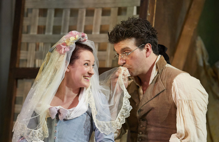 Jennifer France and Joshua Bloom in Le Nozze di Figaro at Garsington Opera. Photo:  Mark Douet