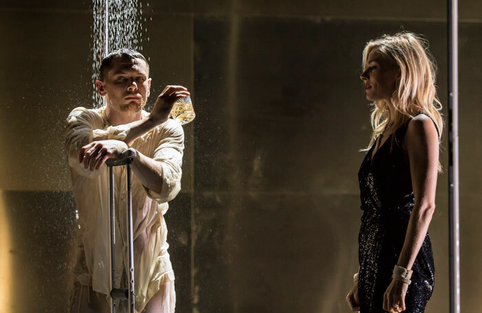 Sienna Miller and Jack O'Connell in Cat on a Hot Tin Roof at the Apollo Theatre, London. Photo: Johan Persson