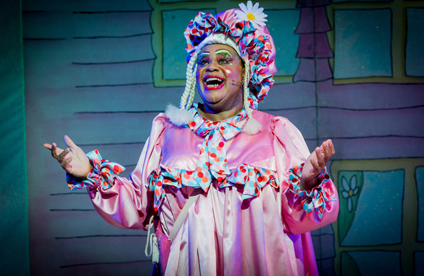 Clive Rowe to star in Hackney Empire's 2018 pantomime
