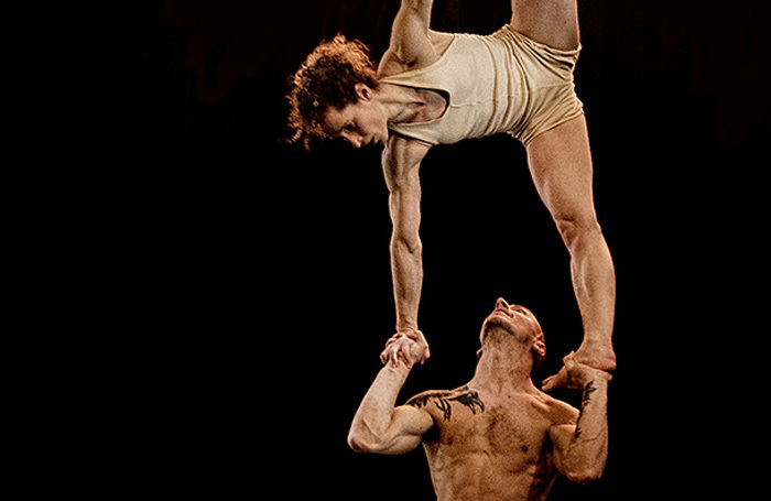 Deda associate artists Nikki and JD performing Knot. Credit: David White