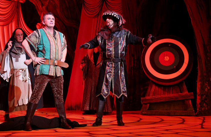 Shane Richie and Pete Gallagher in Robin Hood at Milton Keynes Theatre