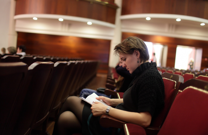 US theatres typically give programmes to audience members free of charge. Photo: Shutterstock